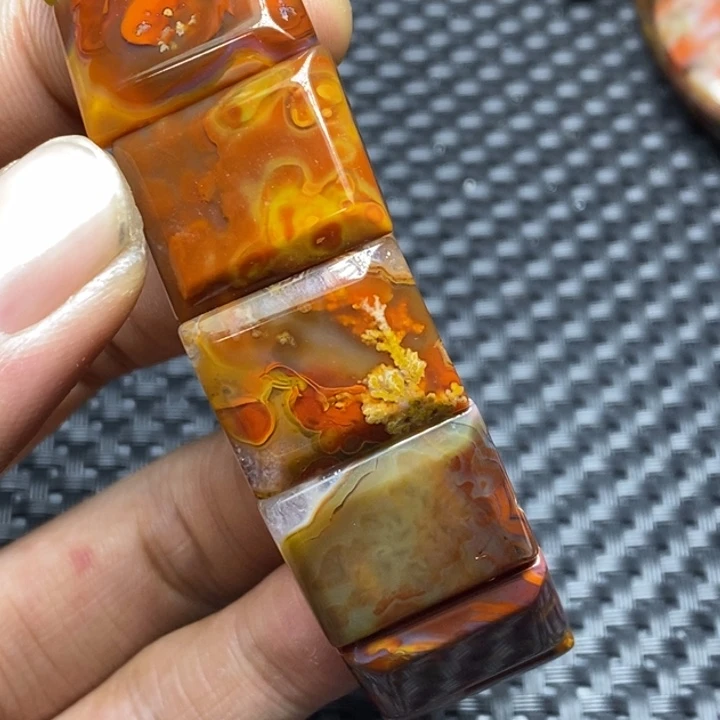 玛瑙/玉髓颈饰未镶嵌信*