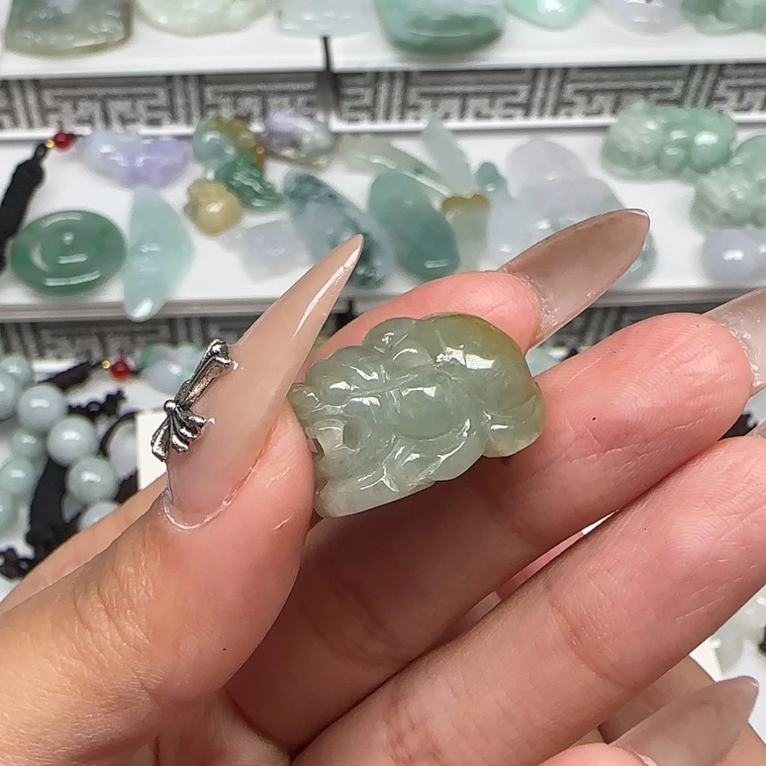 翡翠未镶嵌颈饰66