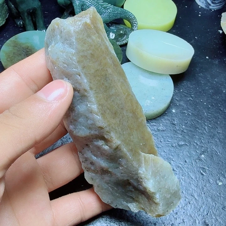 和田玉（糖玉）未镶嵌珠宝奇石