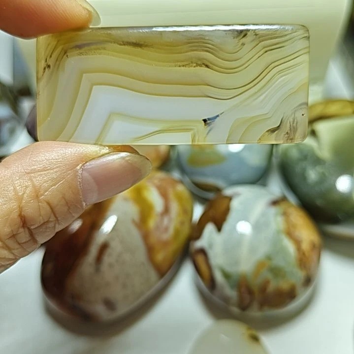 玛瑙/玉髓未镶嵌珠宝奇石