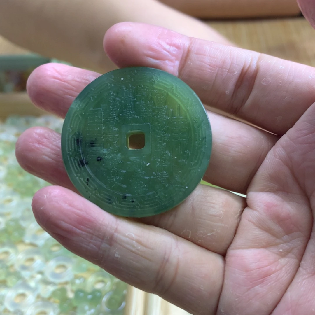 蛇纹石玉未镶嵌吊坠