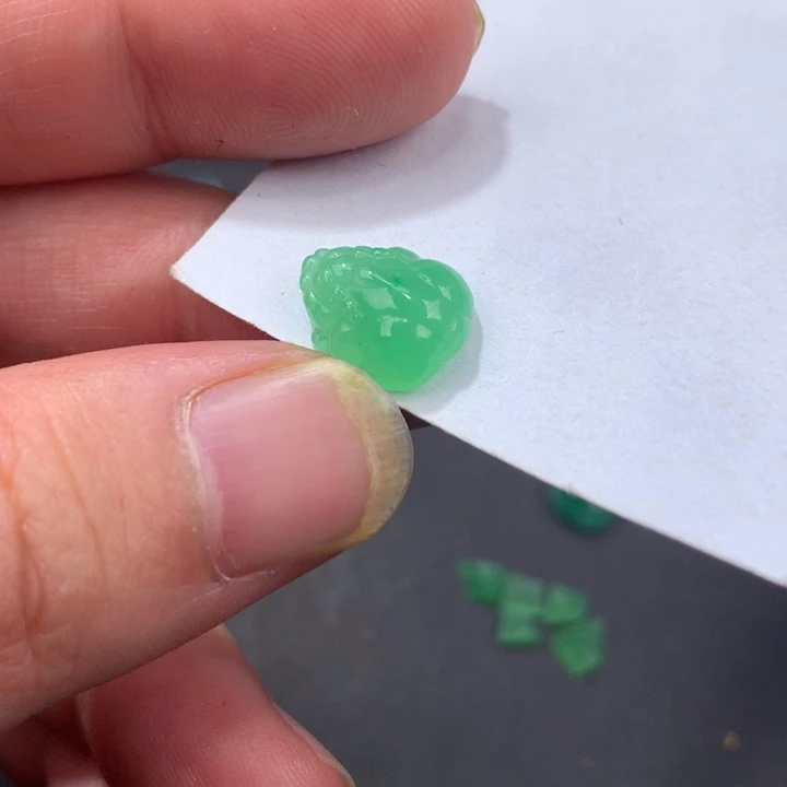 定制翡翠未镶嵌材料定制