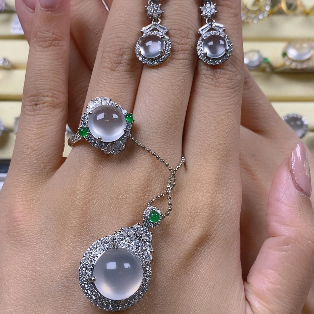 笨***笨石英质玉银S925镶嵌戒指