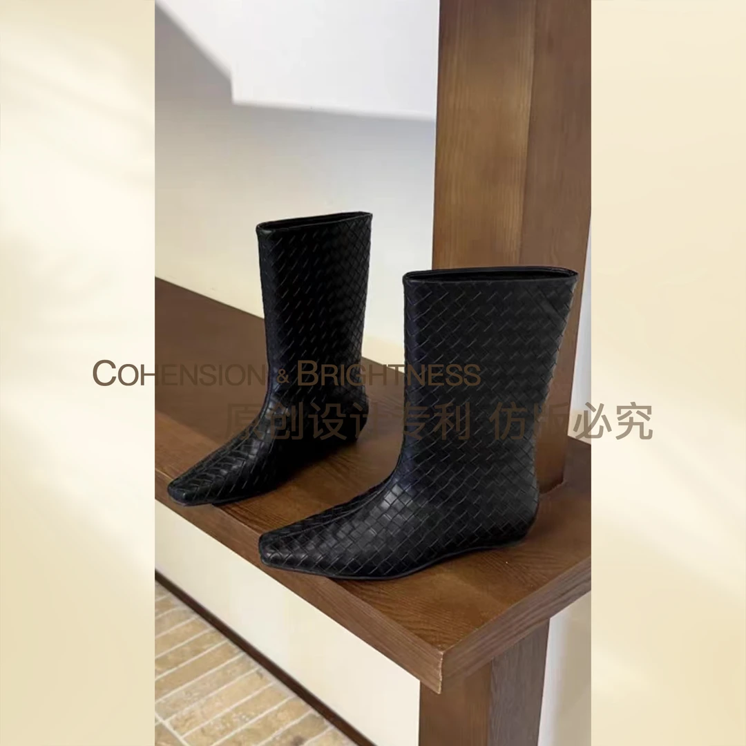 PEARLOEM 法式复古真皮编织格子尖头低跟宽松内增高短靴XS060