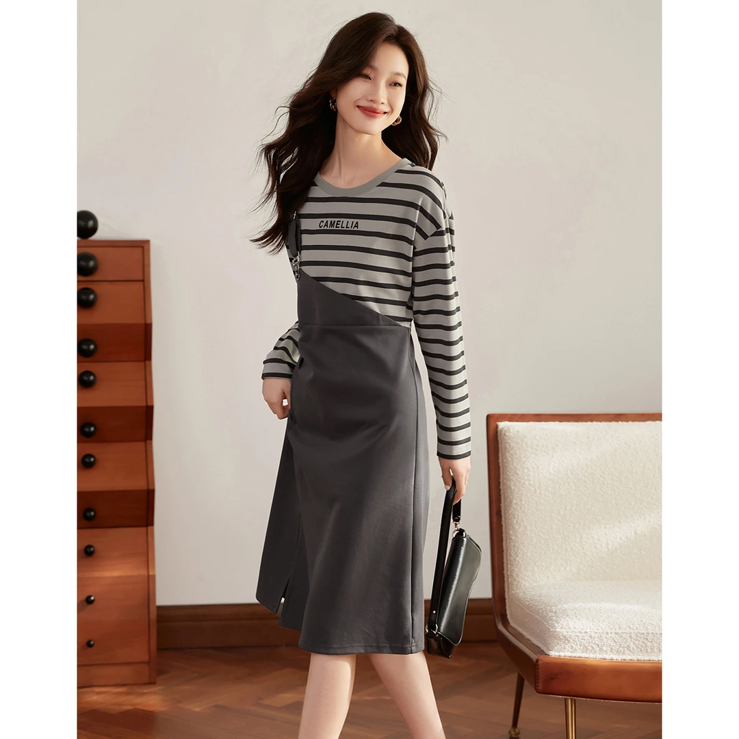 沫晗依美2025秋季时尚设计感休闲显瘦大码连衣裙针织辣妈女装2334