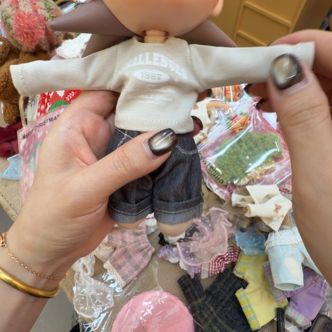 一个灰色字母T，不带娃