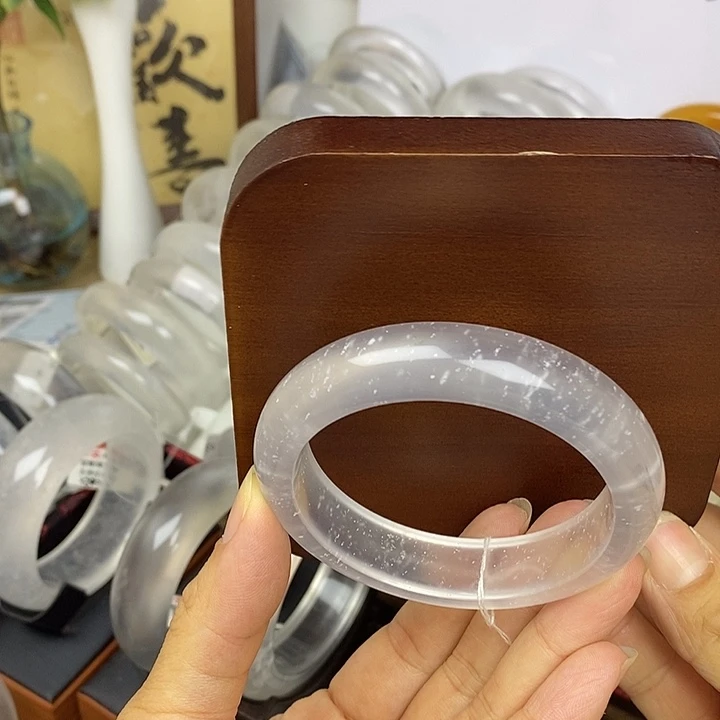 石英质玉未镶嵌手镯55.8白月光飘雪