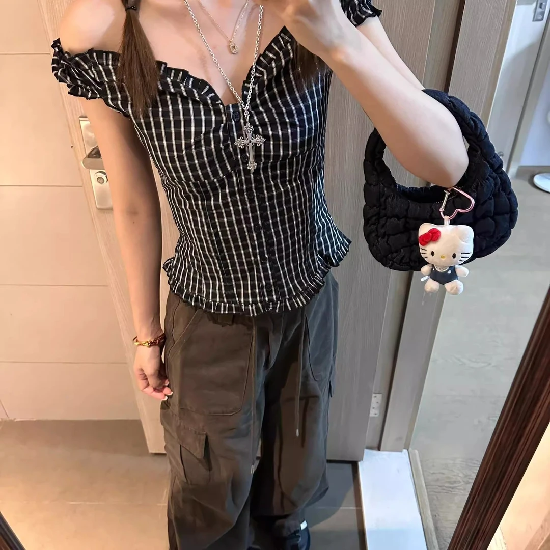 甜辣妹风复古格子撞色无袖衬衫女2025夏季新款性感一字领露肩上衣