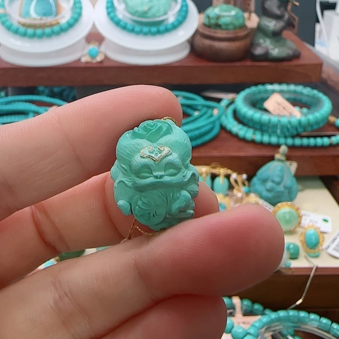 绿松石未镶嵌珠宝奇石