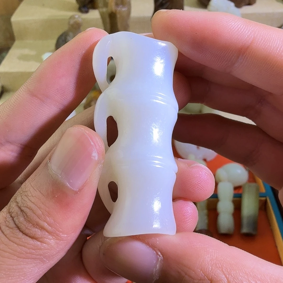 走***看和田玉未镶嵌挂件