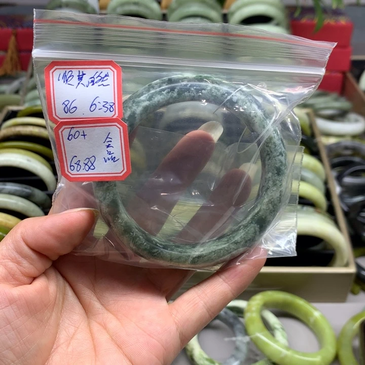 未镶嵌蛇纹石玉手镯顺**然86