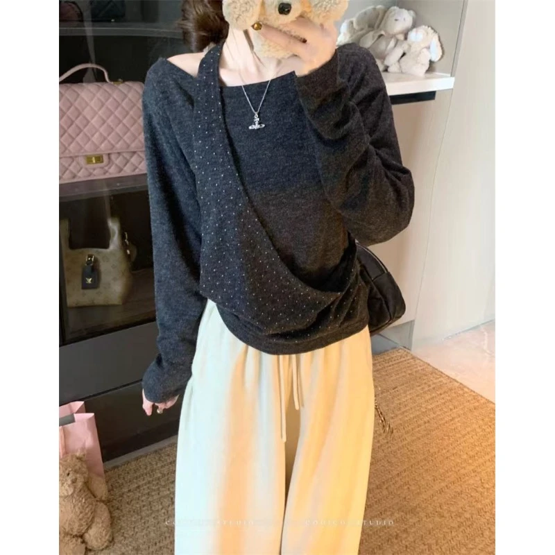 设计感波点拼接斜肩长袖T恤女秋季宽松别致韩系穿搭露肩内搭上衣