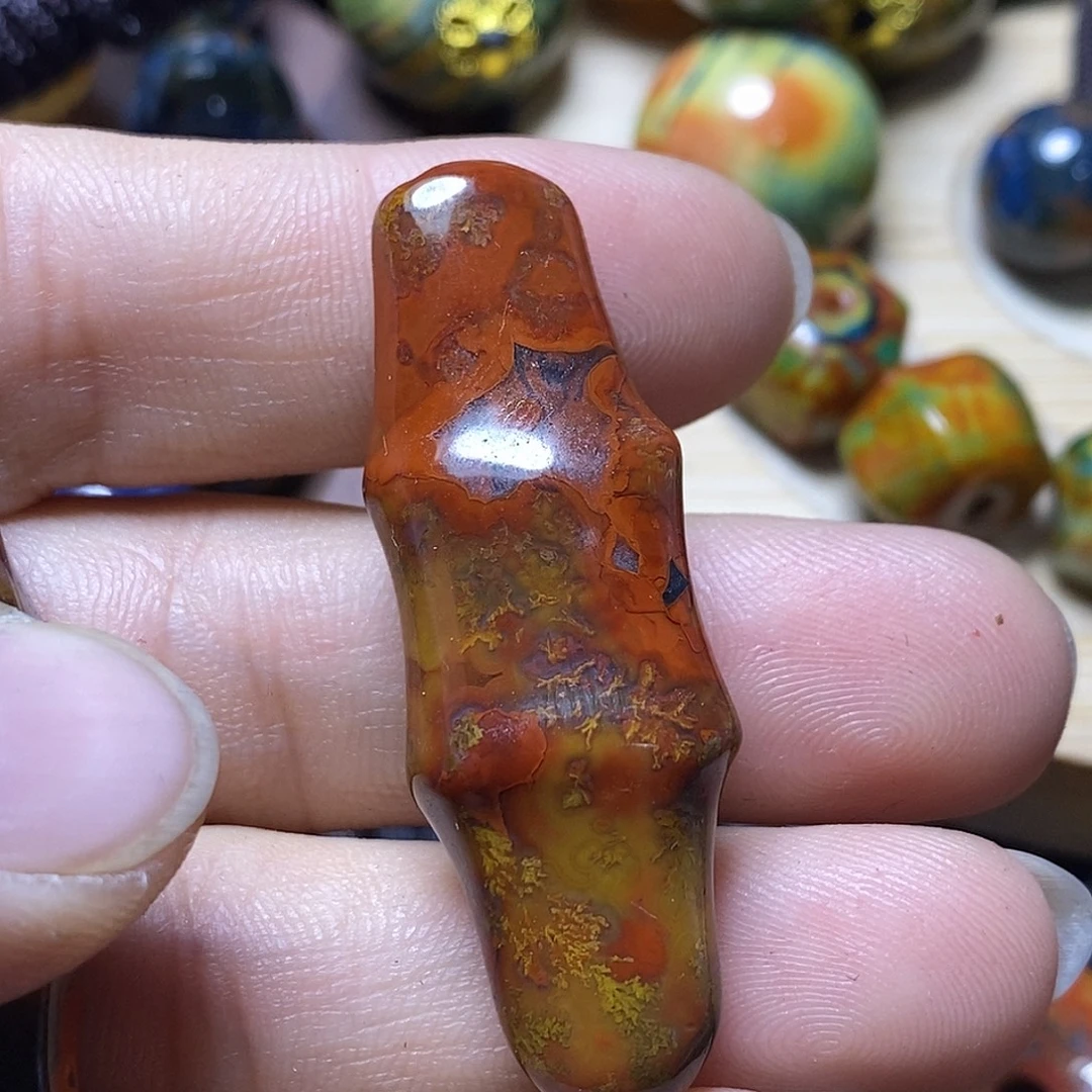 凤***花玛瑙/玉髓未镶嵌颈饰