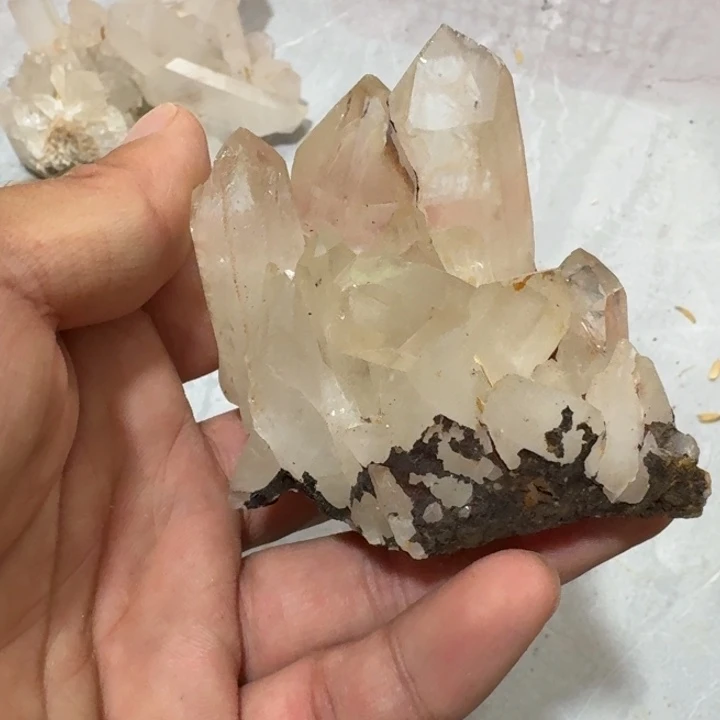 未镶嵌水晶大型摆件（非配饰）