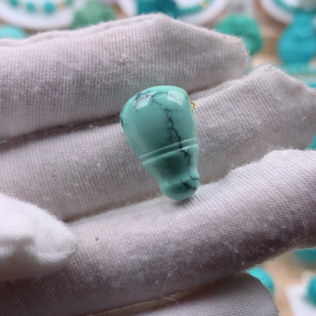 绿松石配饰未镶嵌