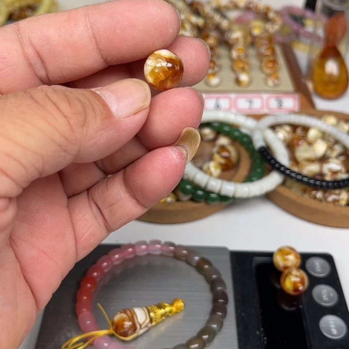 未镶嵌琥珀裸石02号