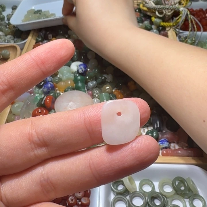 和田玉未镶嵌珠宝半成品