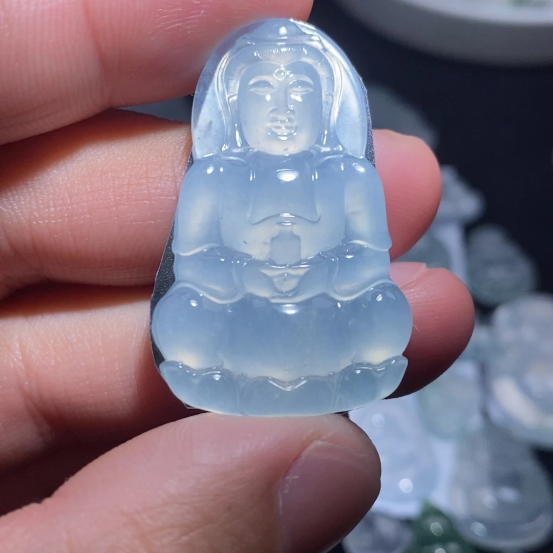 翡翠颈饰未镶嵌观音