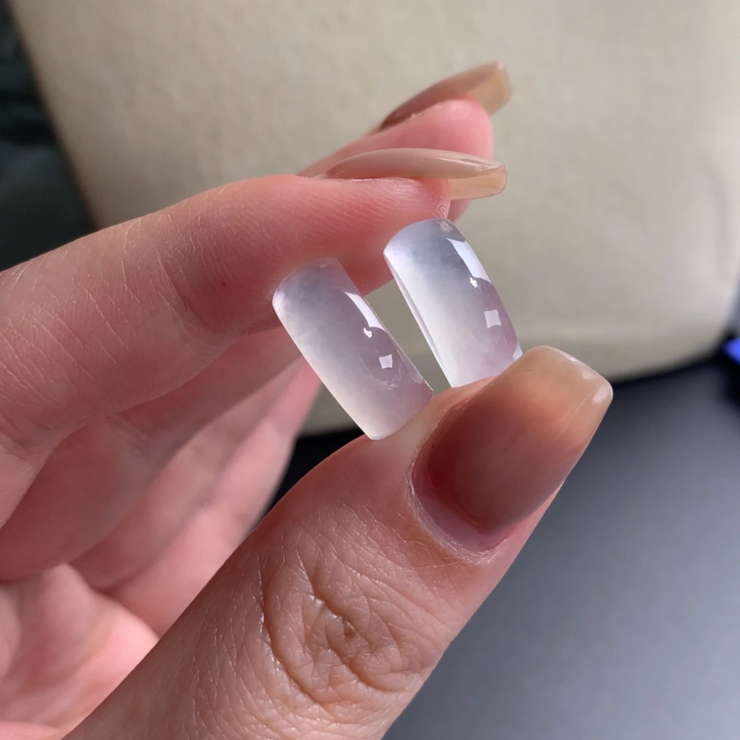 【闪购商品】翡翠未镶嵌颈饰马鞍一对