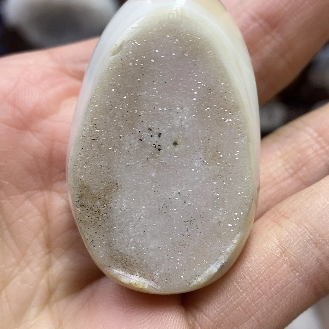 星***间玛瑙/玉髓未镶嵌玛瑙摆件