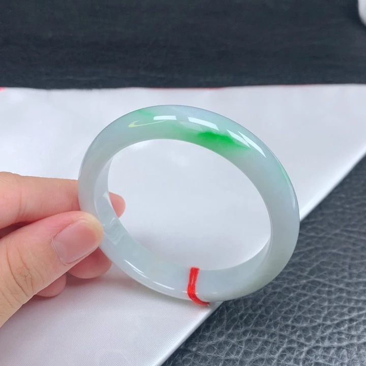 忙***碌翡翠手镯未镶嵌。。