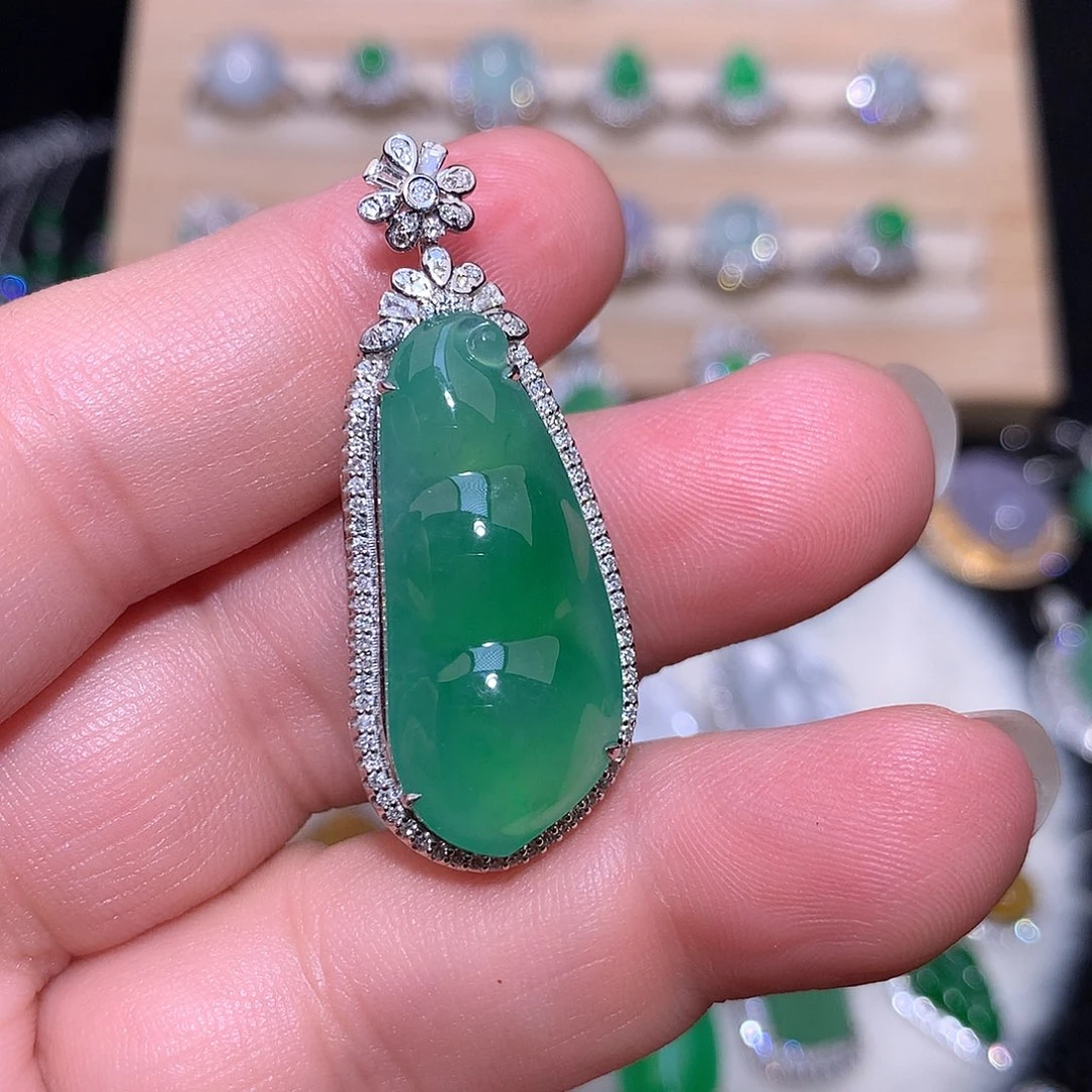 翡翠18K金镶嵌吊坠(不含链)