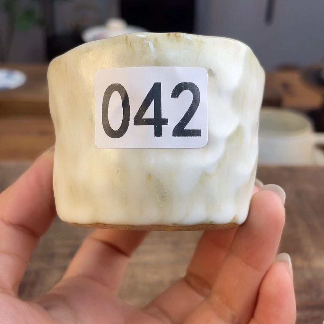 哒*042。