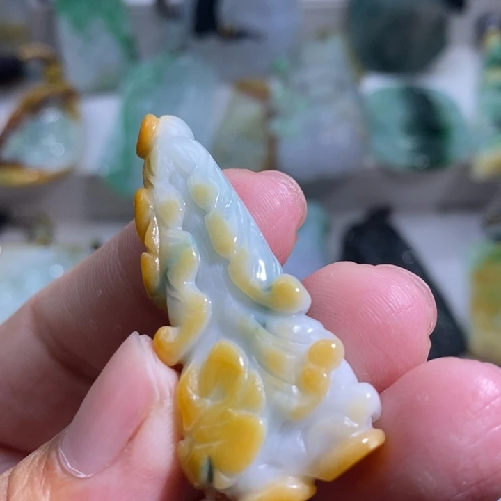 【闪购商品】颈饰未镶嵌翡翠菜