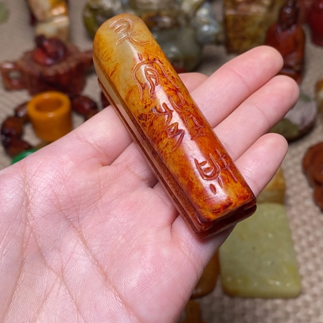 不***单蛇纹石玉未镶嵌颈饰