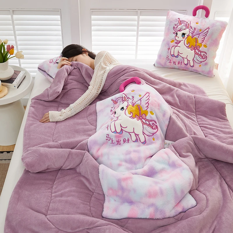 卡通加厚牛奶绒抱枕被子两用可折叠车载靠垫办公室午睡适用