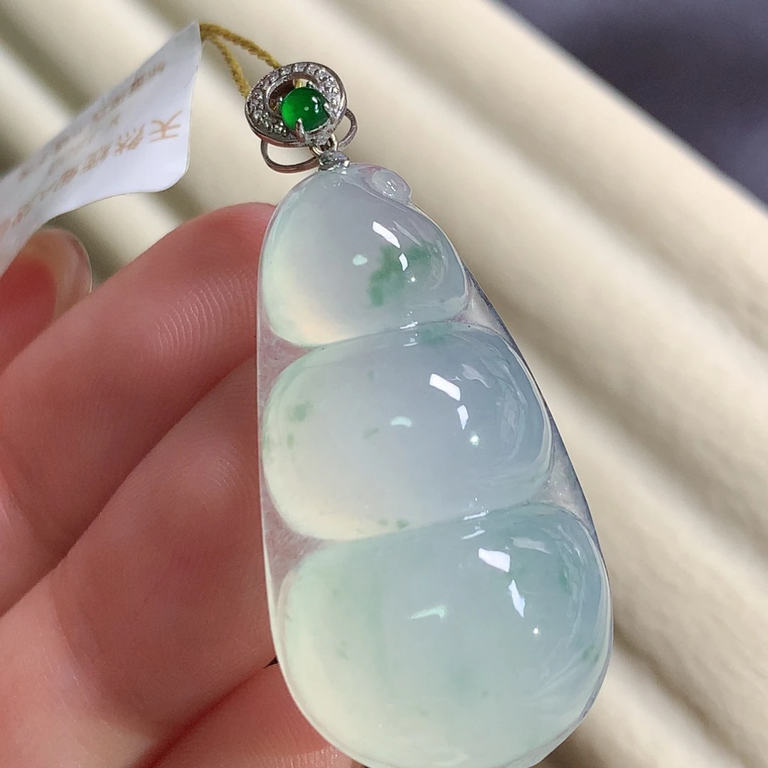 翡翠18K金镶嵌颈饰豆子