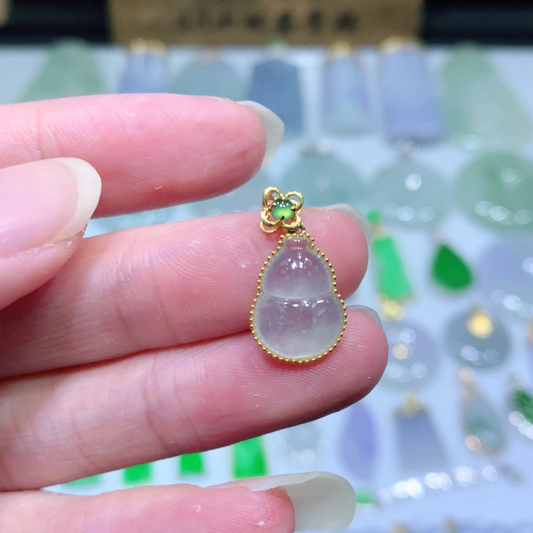 翡翠吊坠(不含链)18K金镶嵌