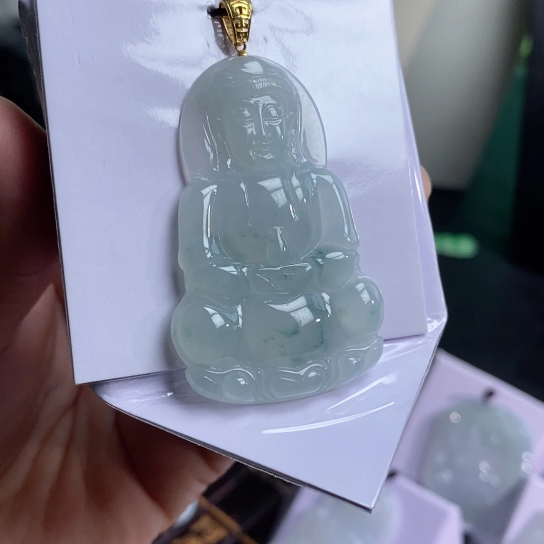 颈饰18K金镶嵌翡翠观音