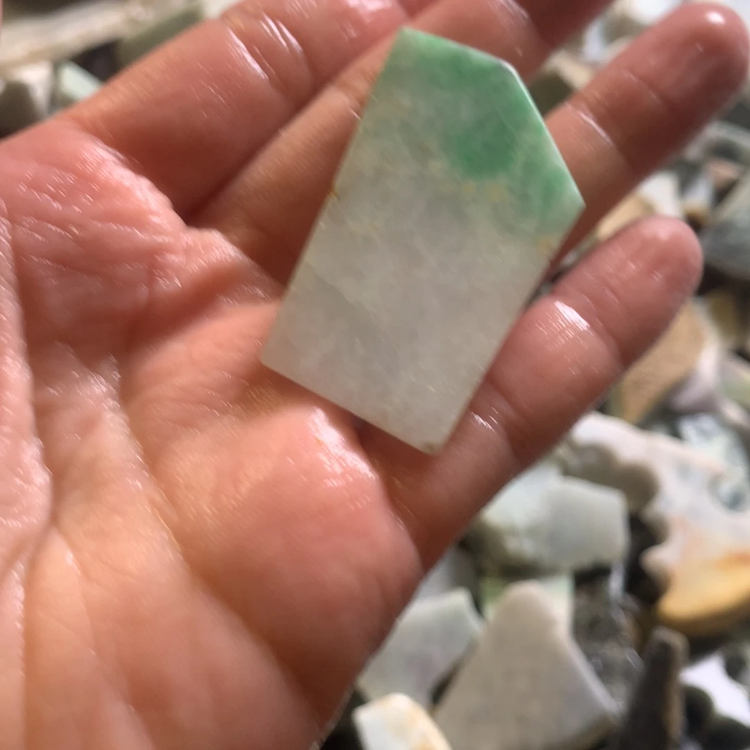 翡翠颈饰未镶嵌缅甸翡翠