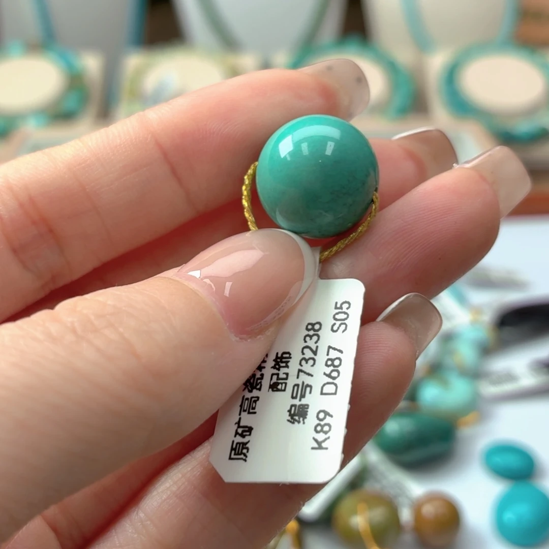 绿松石未镶嵌珠宝奇石