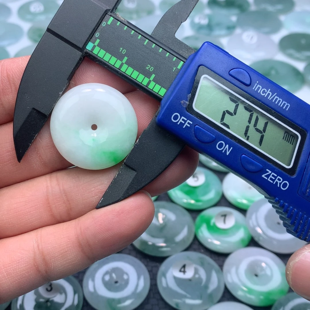 翡翠颈饰未镶嵌缅甸天然A货翡翠