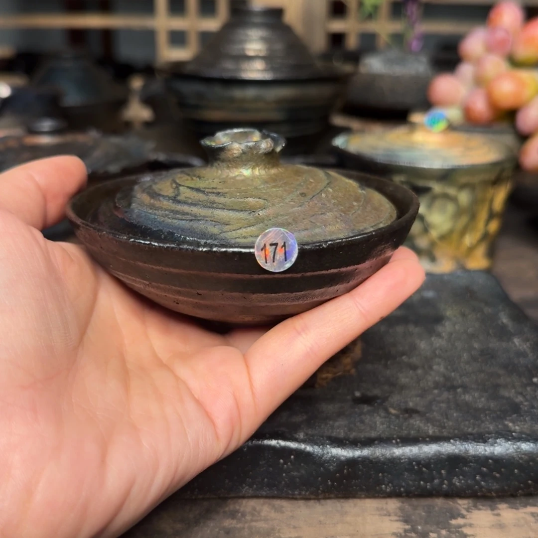 居***人荥经明熙阁171号1只