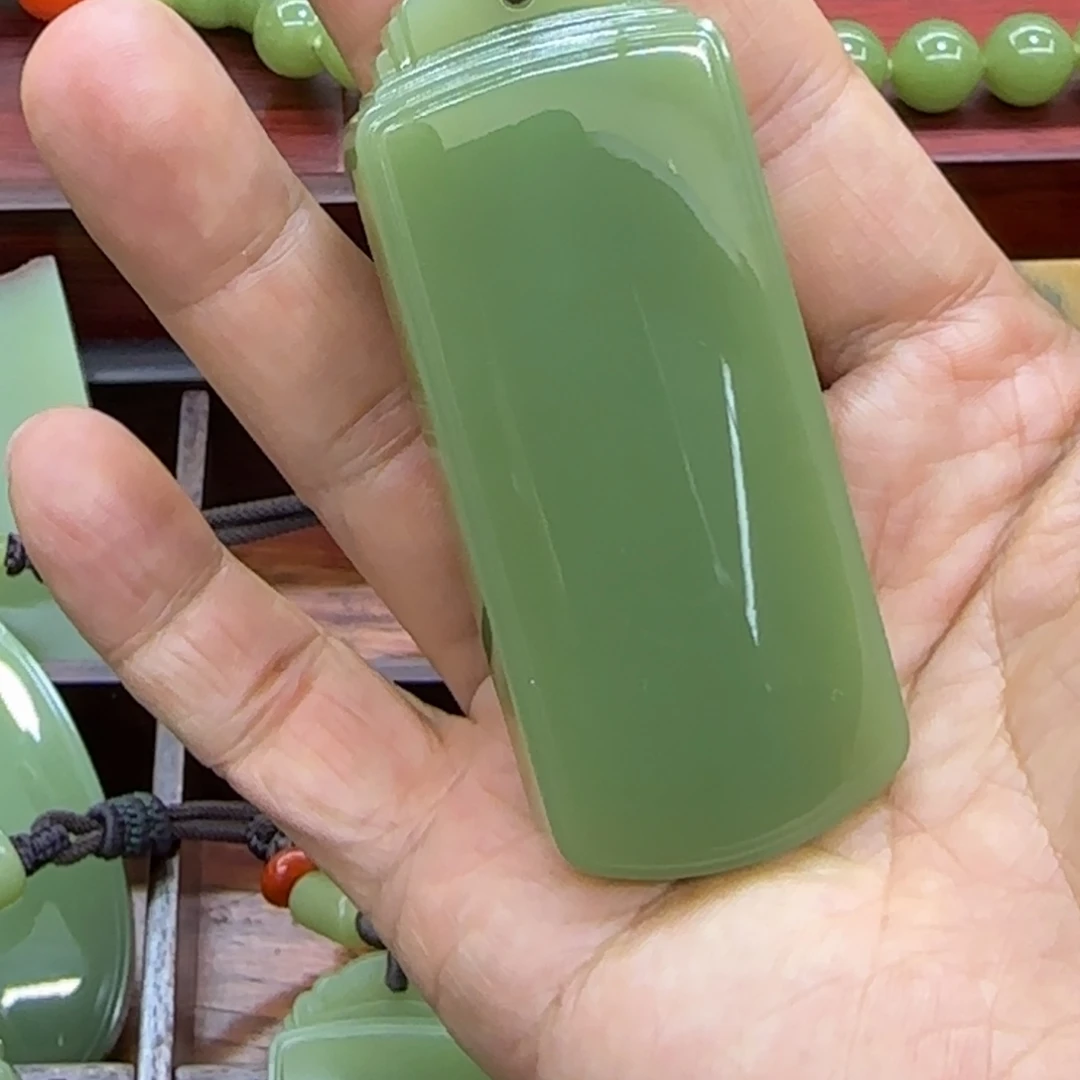 用***2岫岩河磨玉（透闪石质玉）未镶嵌挂件