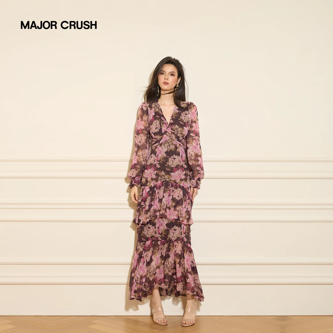 MAJOR CRUSH法式秋款海棠墨影轻奢印花浪漫度假风V领连衣裙7371
