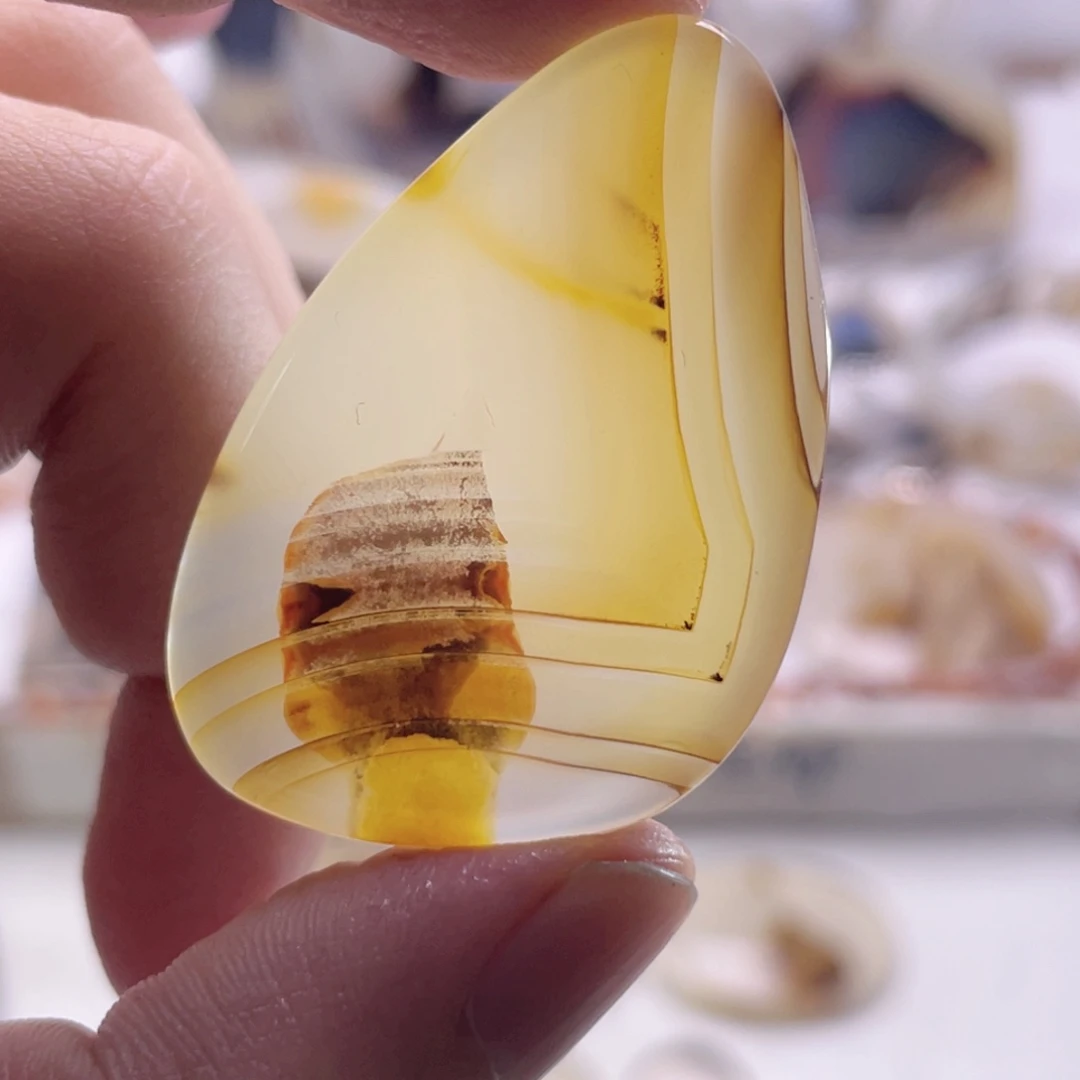 玛瑙/玉髓未镶嵌珠宝奇石