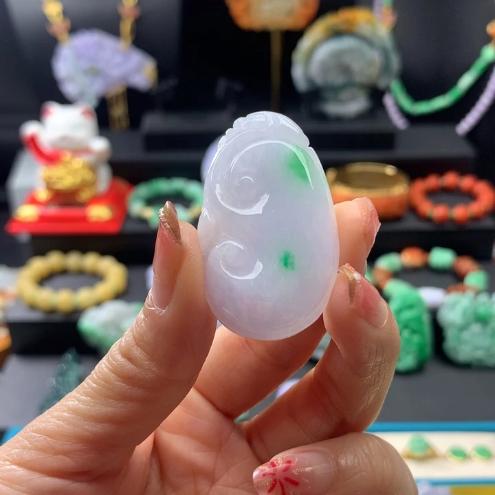 翡翠颈饰未镶嵌翡翠如意