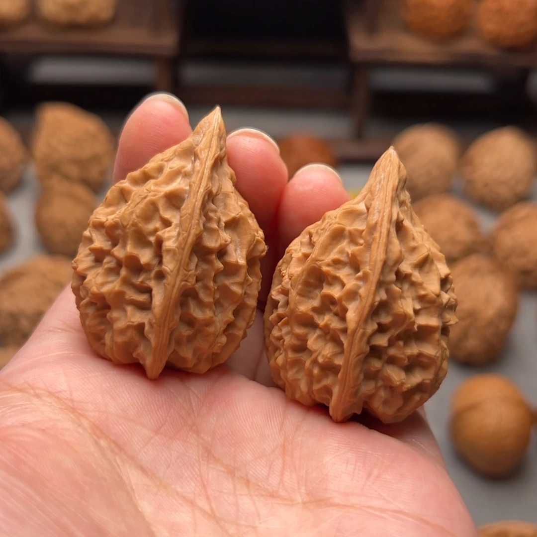 桃核把件鸭嘴兽35.33.48