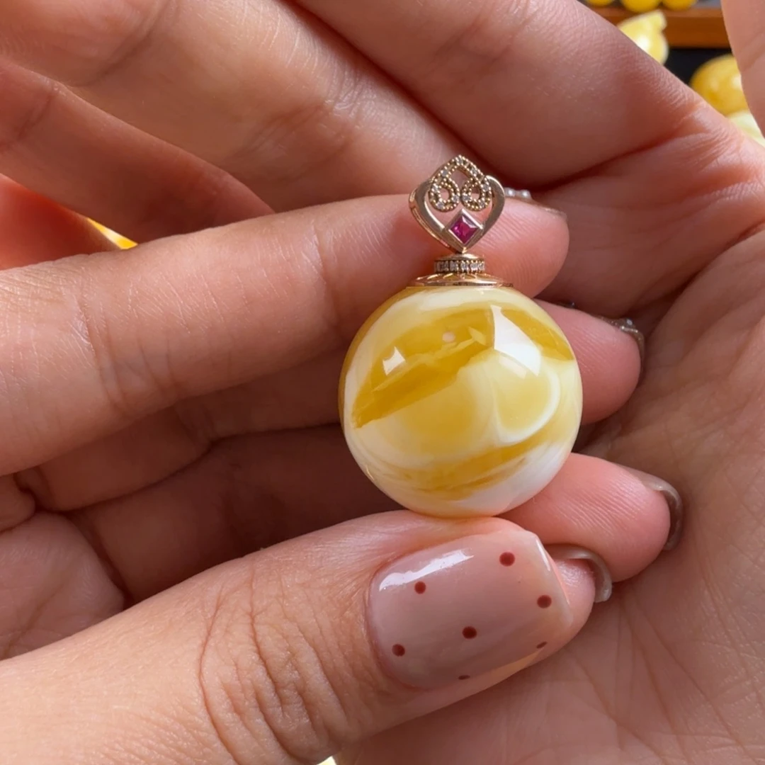 海****琥珀未镶嵌颈饰纯天然琥珀蜜蜡无优化