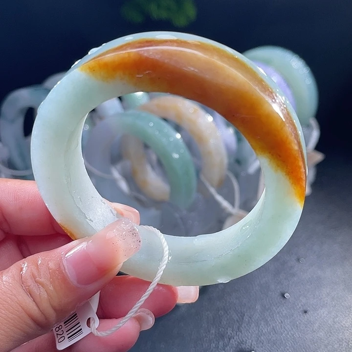 定制翡翠未镶嵌翡翠手镯