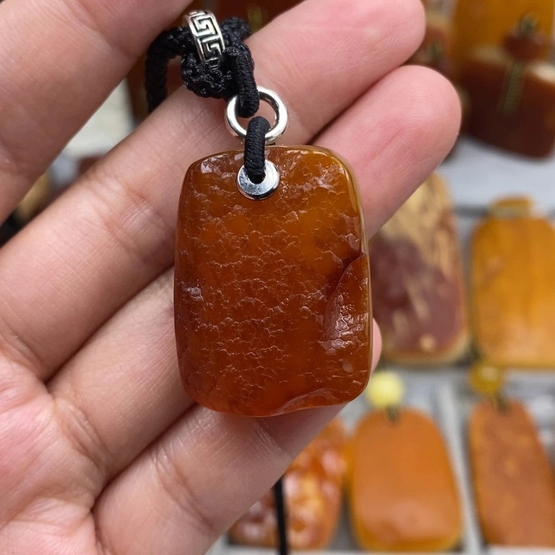 未镶嵌吊坠(赠链)琥珀