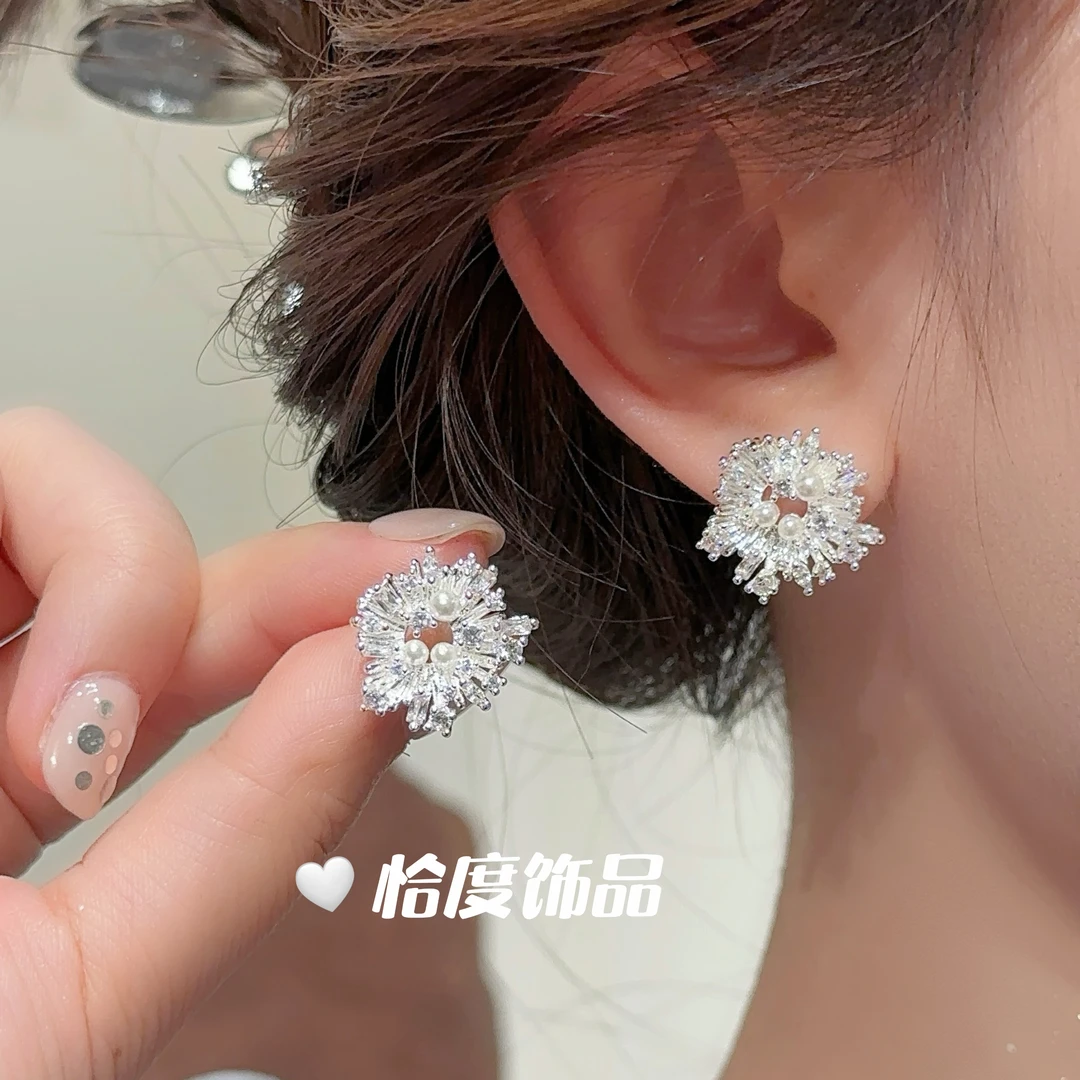 铜合金仿珍珠耳饰 【恰度】春日花朵贝珠耳钉轻奢高级感精致耳饰