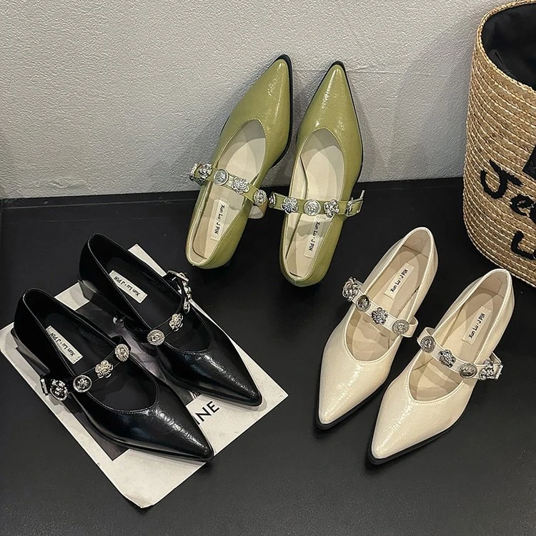 法式晚晚气质粗跟尖头2025春夏季新款搭扣水钻小单鞋