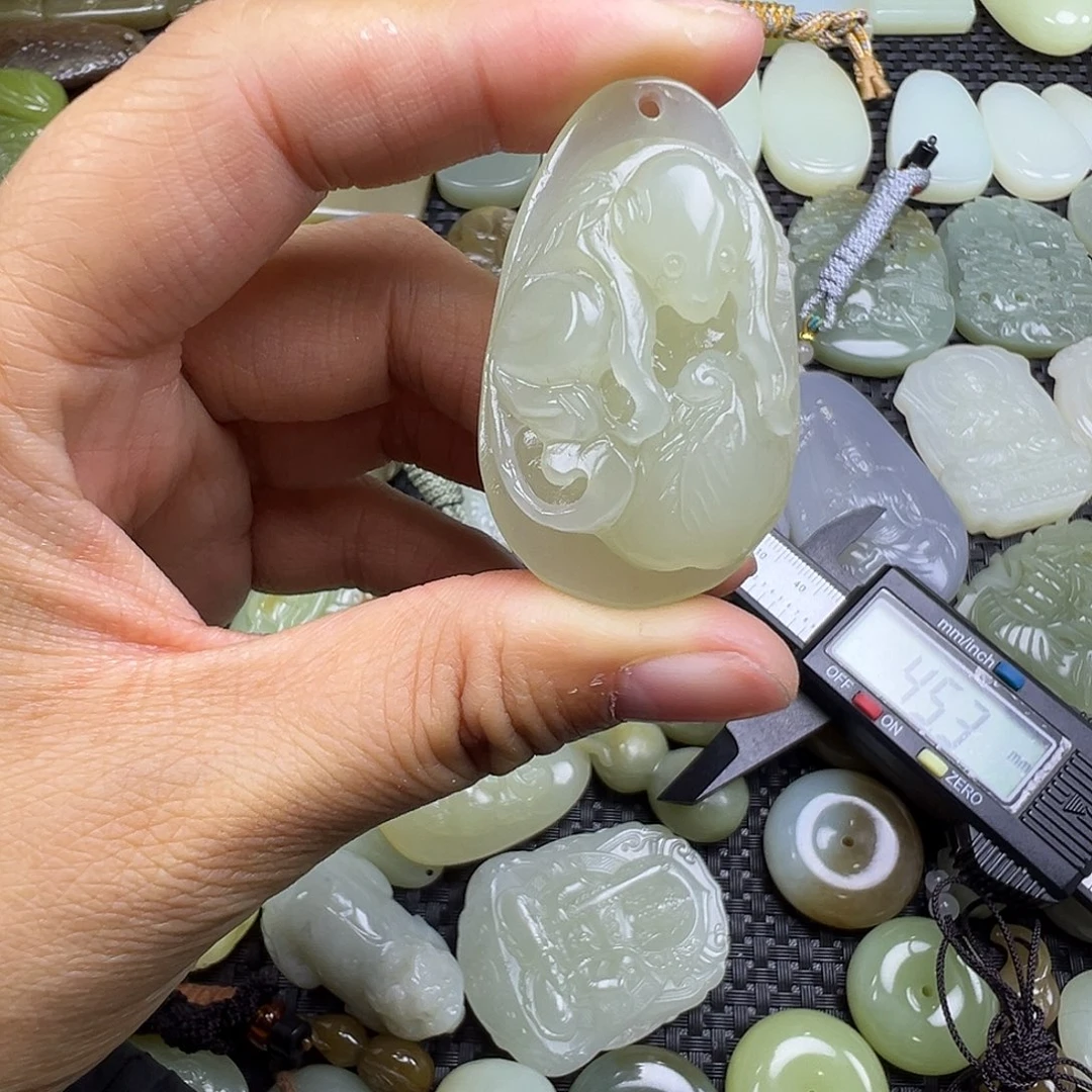 和田玉未镶嵌颈饰卡45