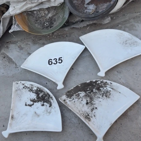 泥塑盘子4只微瑕品