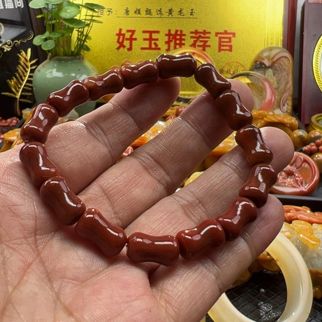 颈饰未镶嵌石英质玉